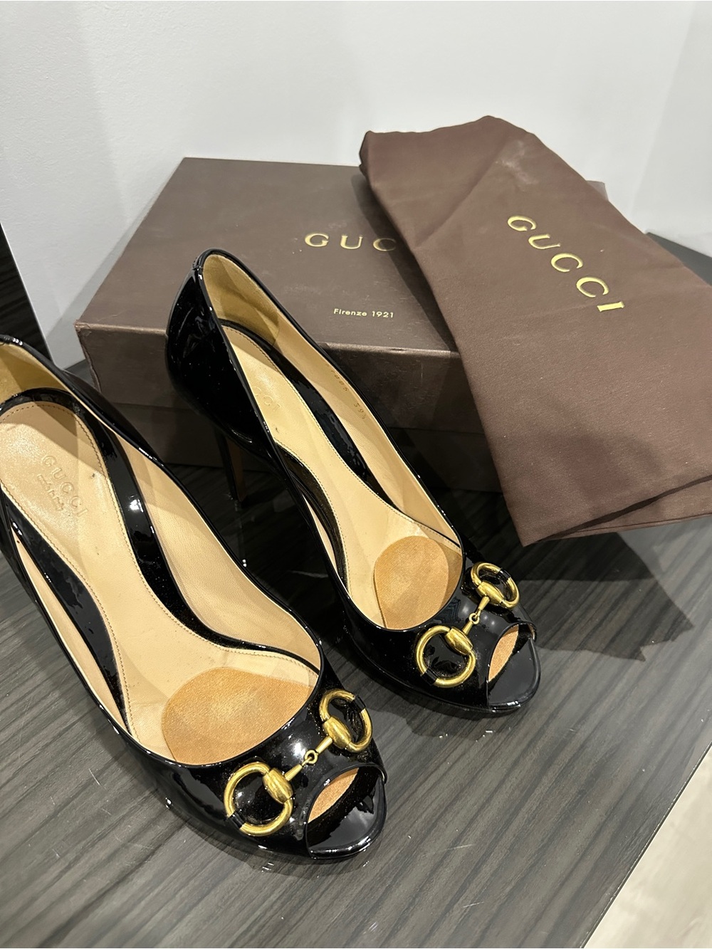 Gucci Black Patent Leather Peep-Toe Pumps with Gold Horsebit